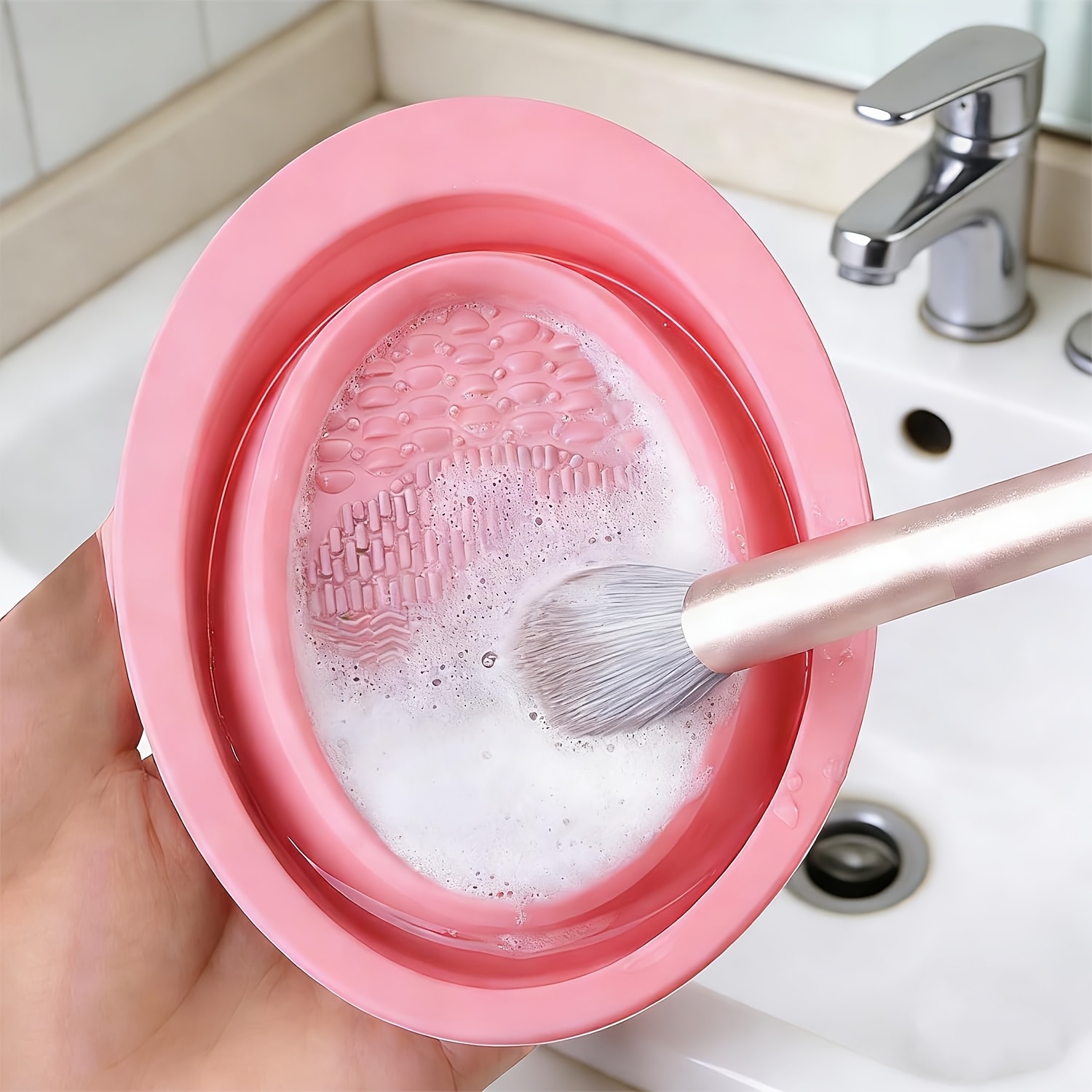 وعاء تنظيف فرش المكياج القابل  - مراجعة Eco Sponge وسعره